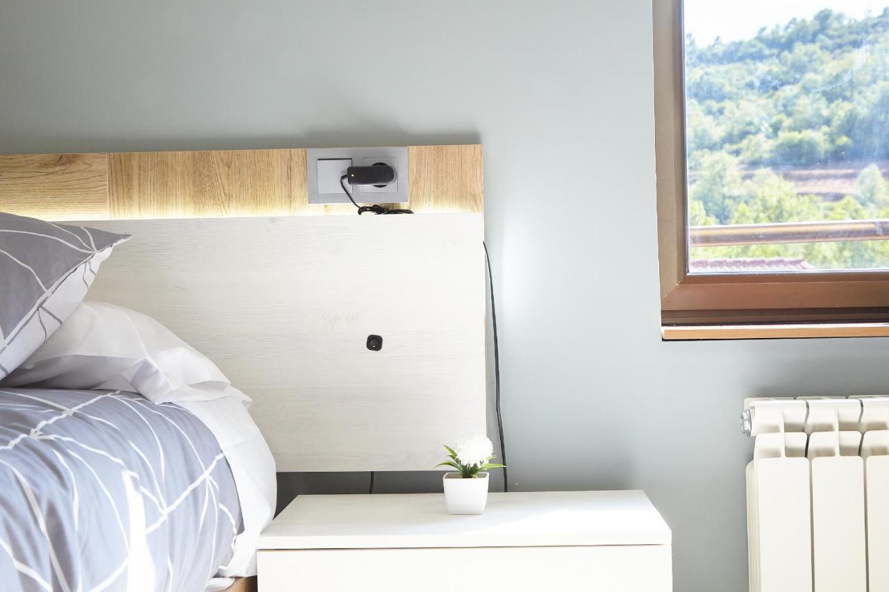 Hostal Fontanan La Pola de Gordon Zewnętrze zdjęcie